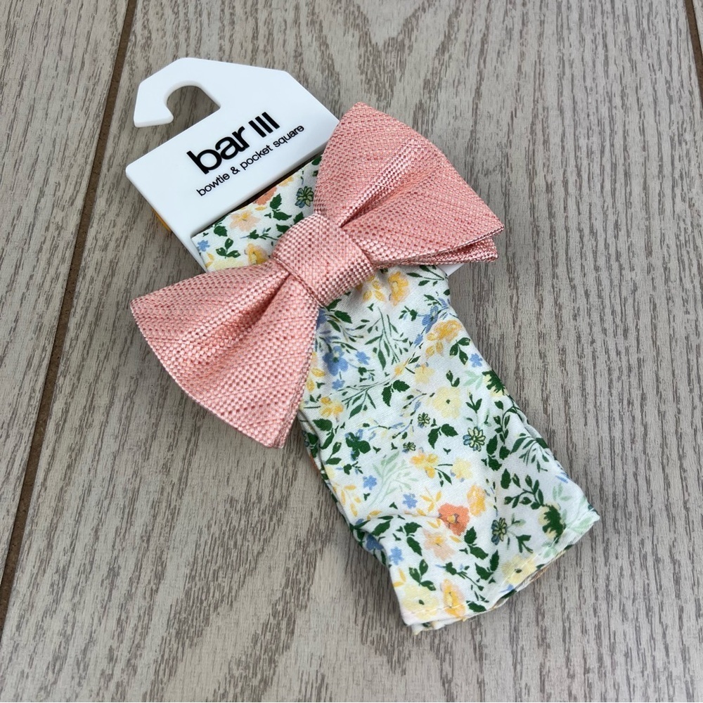 657 Bar III Men's Bowtie & Pocket Square Set OS Orange Floral $55